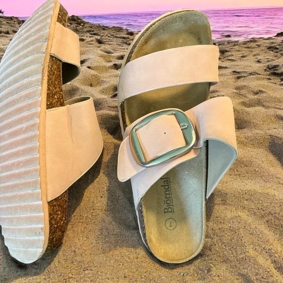Bjorndal Shoes - PreLoved Bjorndal Women's Light Pink Sandals